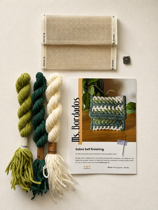 Canvas embroidery kit - Moña Envelope Pouch