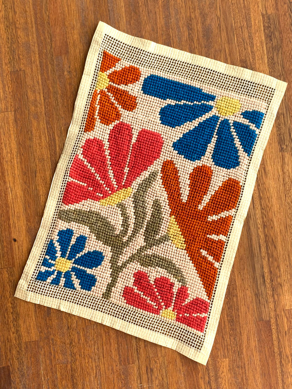 Kit de bordado sobre cañamazo | Bangalow - detalle