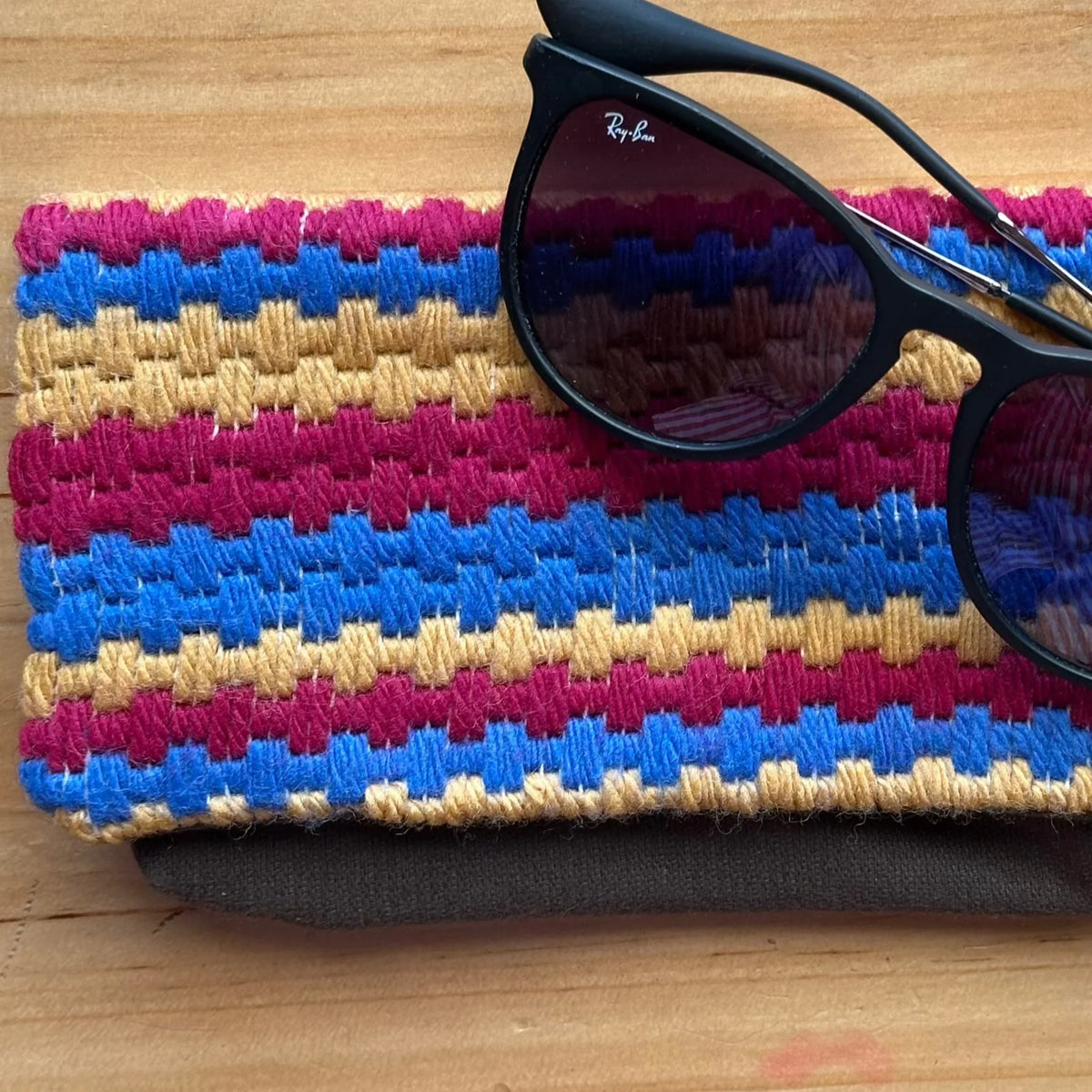 Canvas embroidery kit - Barcelona Verano Sunglasses Case
