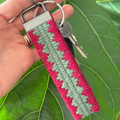 Pack Borda con Mamá — Llaveros Cubo y Pirámides - imagen 4