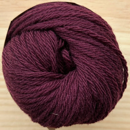 Ovillo de Lana 100% Española - Berenjena - detalle