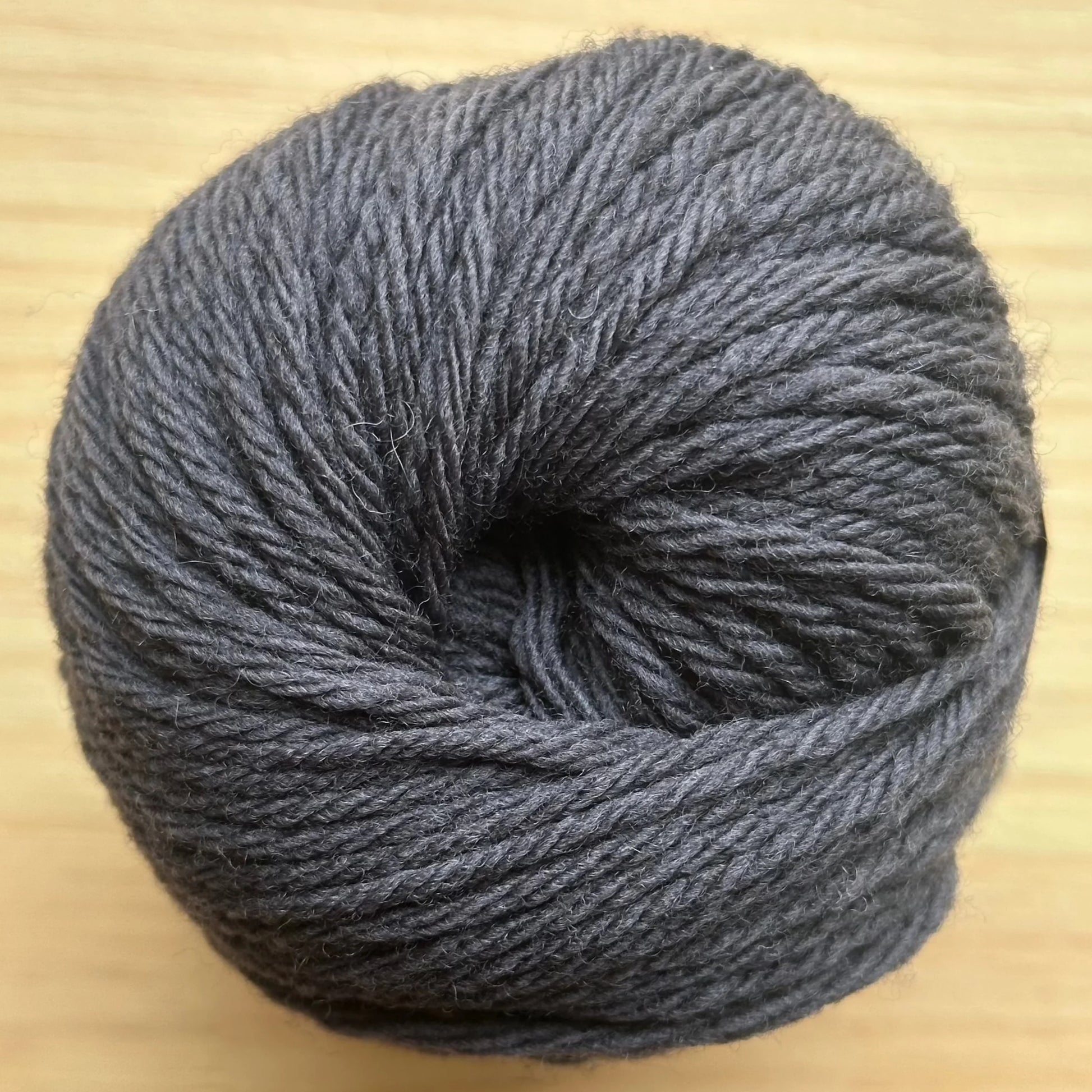 Ovillo de Lana 100% Española - Gris grafito