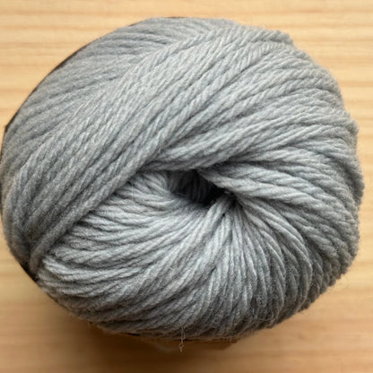 Ovillo de Lana 100% Española - Gris polar - detalle