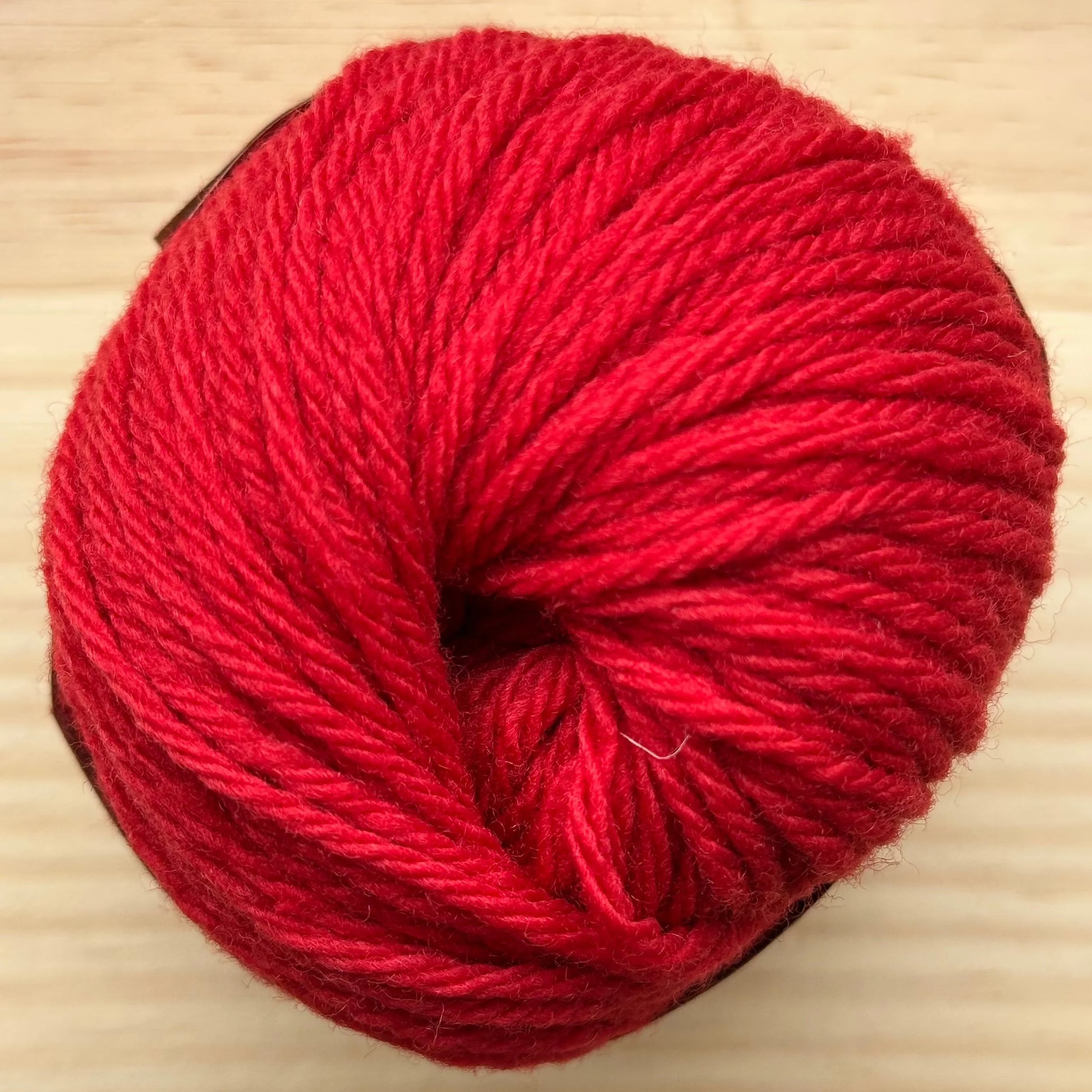 Ovillo de Lana 100% Española - Rojo - detalle