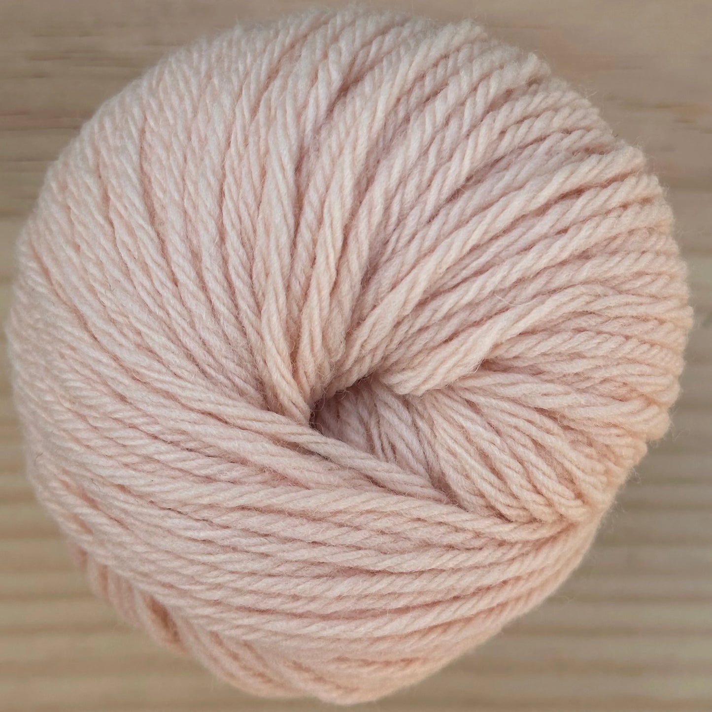 Ovillo de Lana 100% Española - Rosado pálido #76 - Ms. Bordados