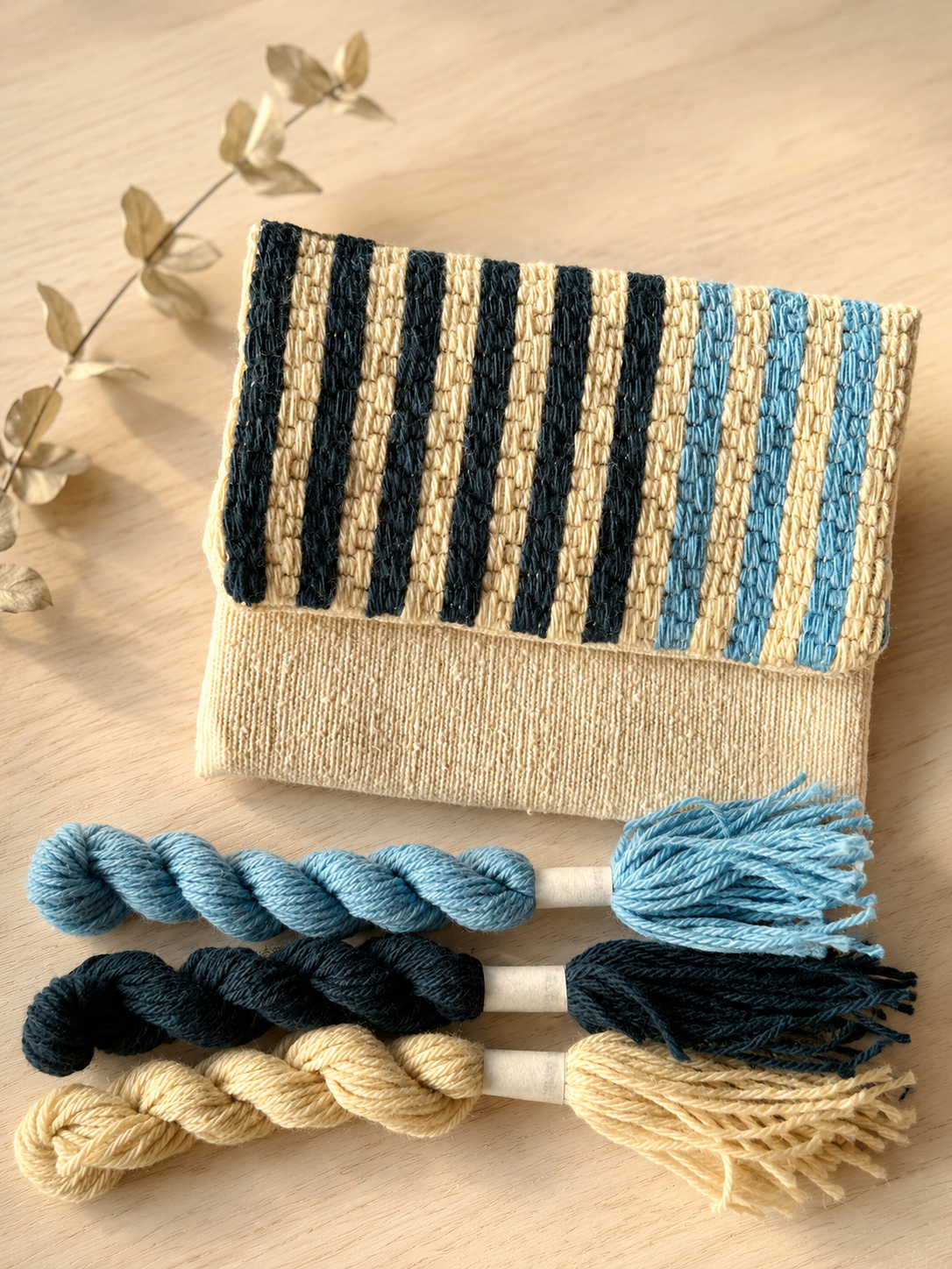 Canvas embroidery kit - Barcelona Mar Bag
