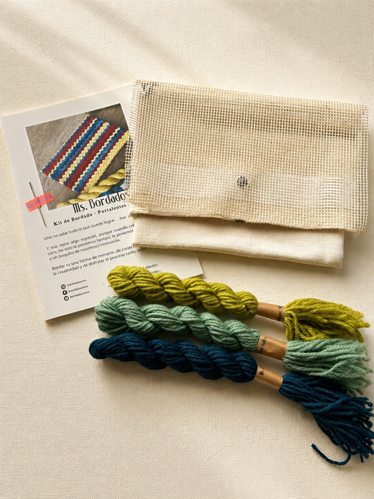 Canvas embroidery kit - Diagonal Olivia Bag