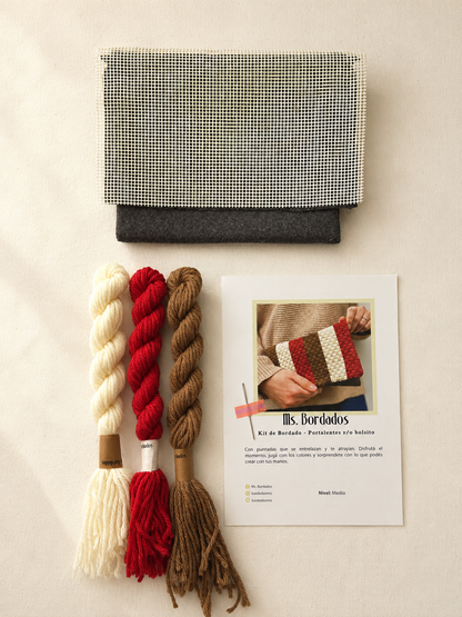 Kit de bordado en cañamazo - Bolsito Moña - Ms. Bordados