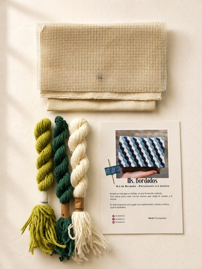 Kit de bordado en cañamazo - Bolsito Pez Selva - Ms. Bordados