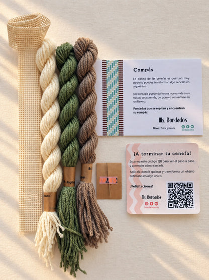 Kit de bordado sobre cañamazo - Franja Compás Salvia