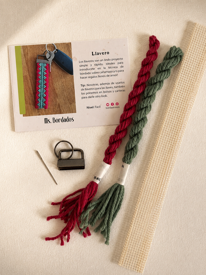 Canvas embroidery kit - Pyramid Flor Keyring