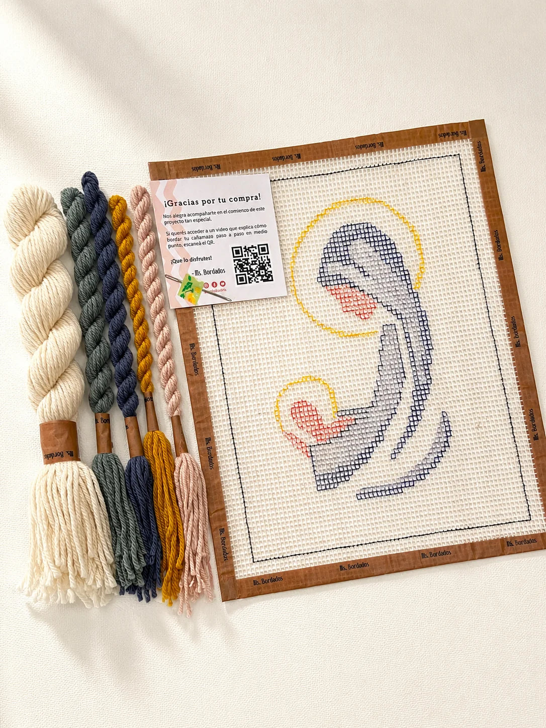 Kit de bordado en petit point María y Jesús con cañamazo y lanas - Ms. Bordados