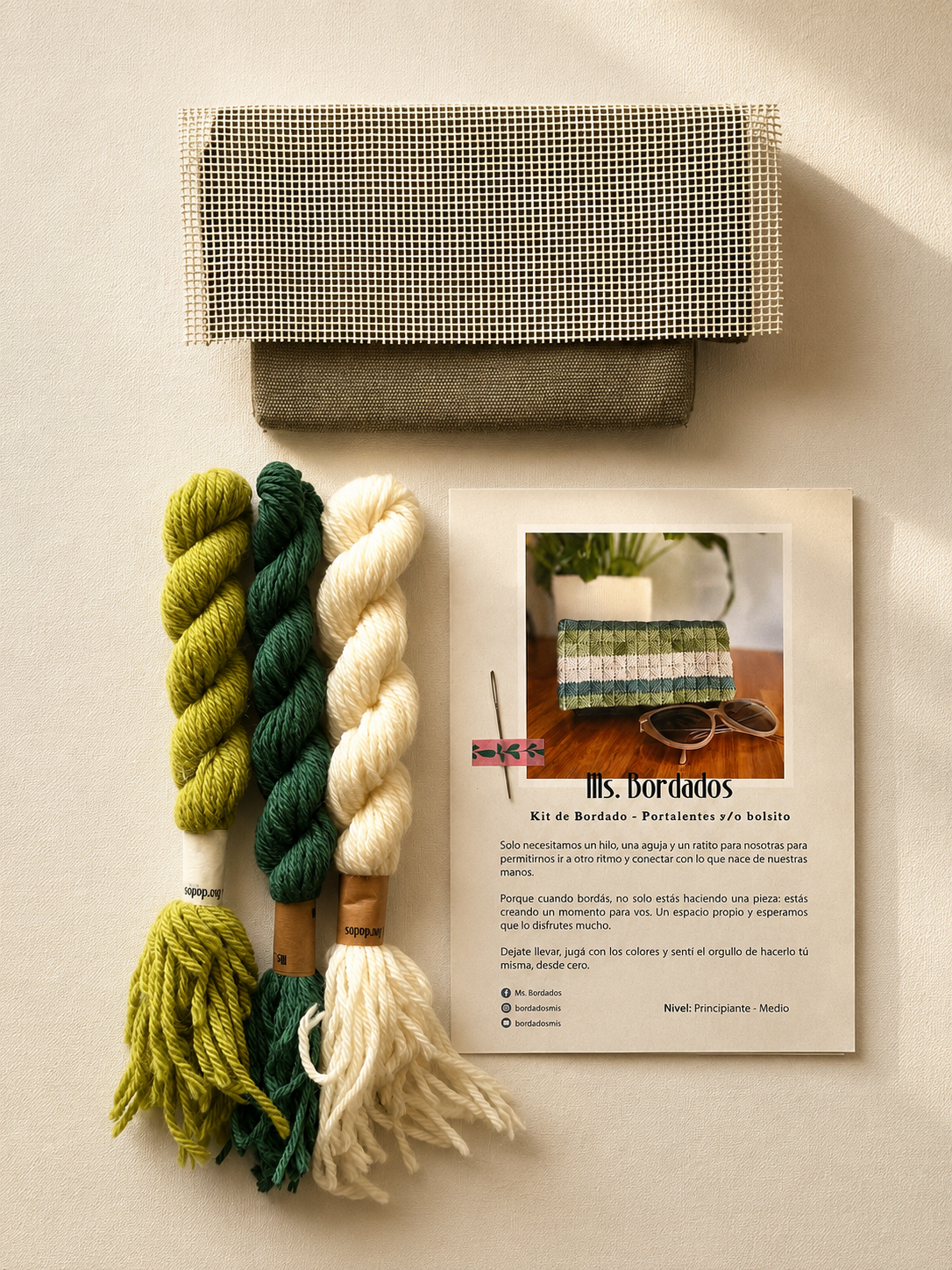Kit de bordado en cañamazo - Portalentes Cleo Selva - Ms. Bordados