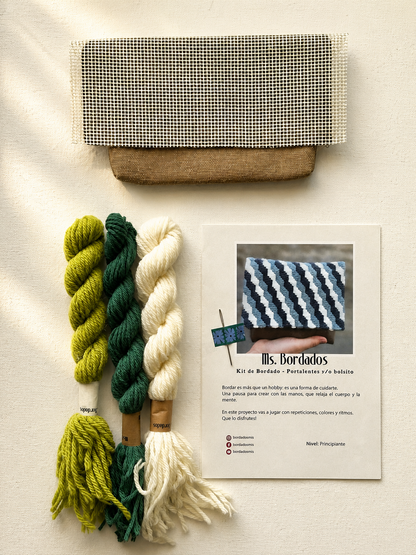 Kit de bordado en cañamazo - Portalentes Pez Selva - Ms. Bordados