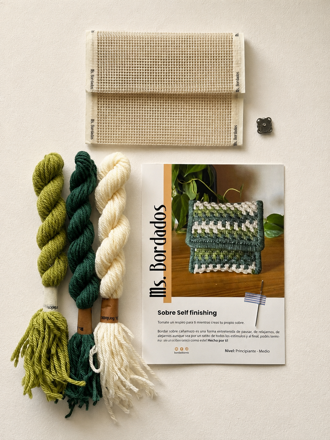 Canvas embroidery kit - Moña Envelope Pouch