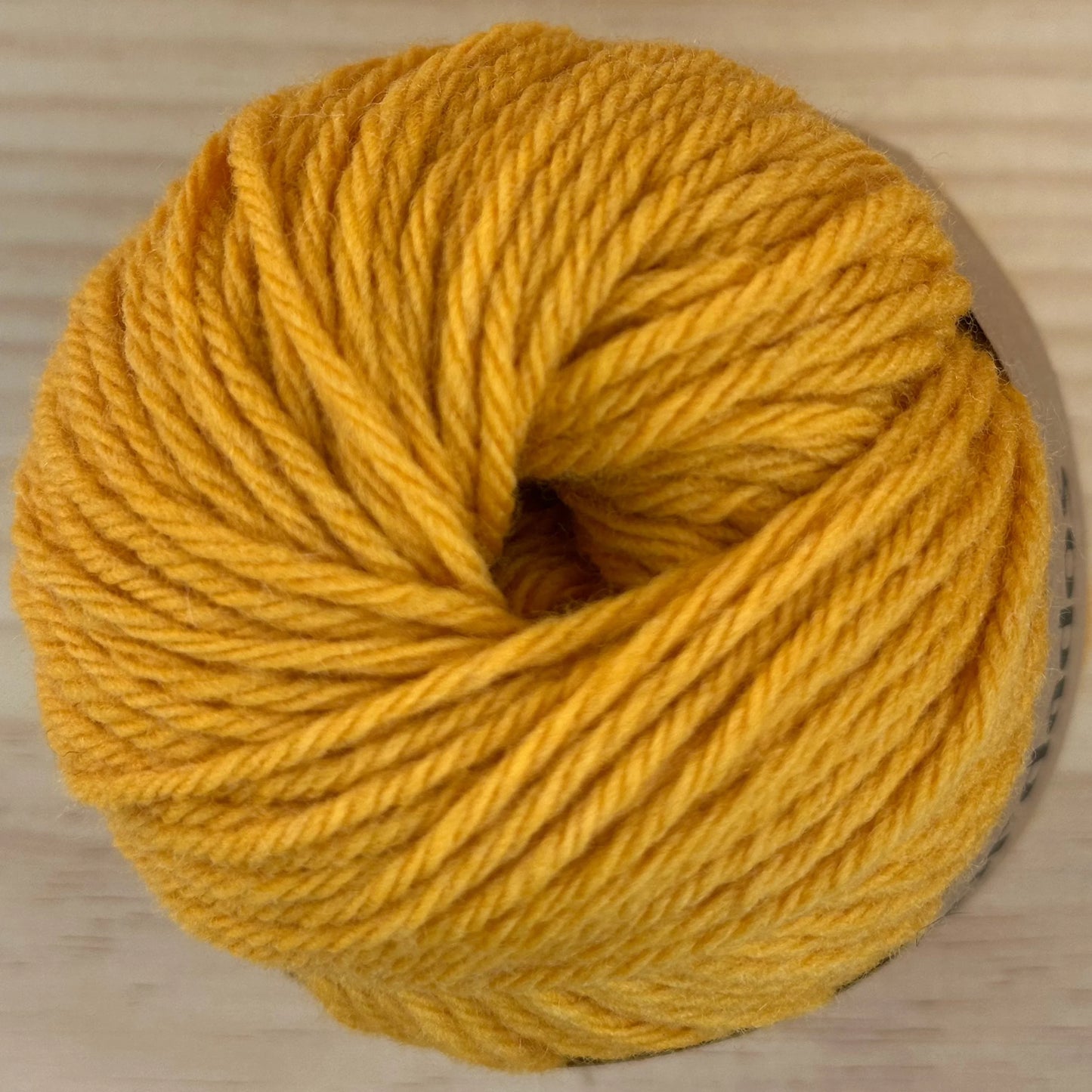 Ovillo de Lana 100% Española - Amarillo - detalle