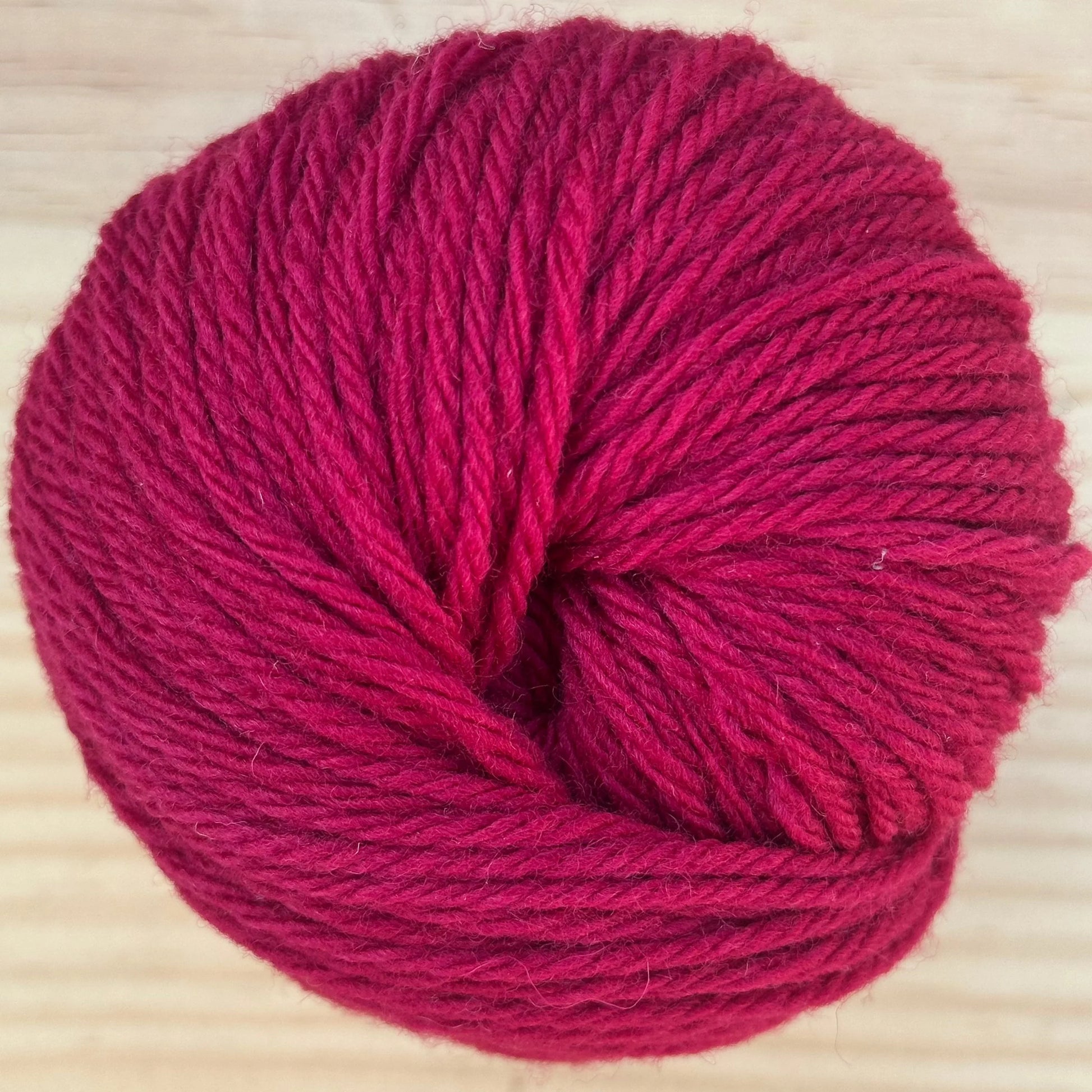 Ovillo de Lana 100% Española - Magenta - detalle