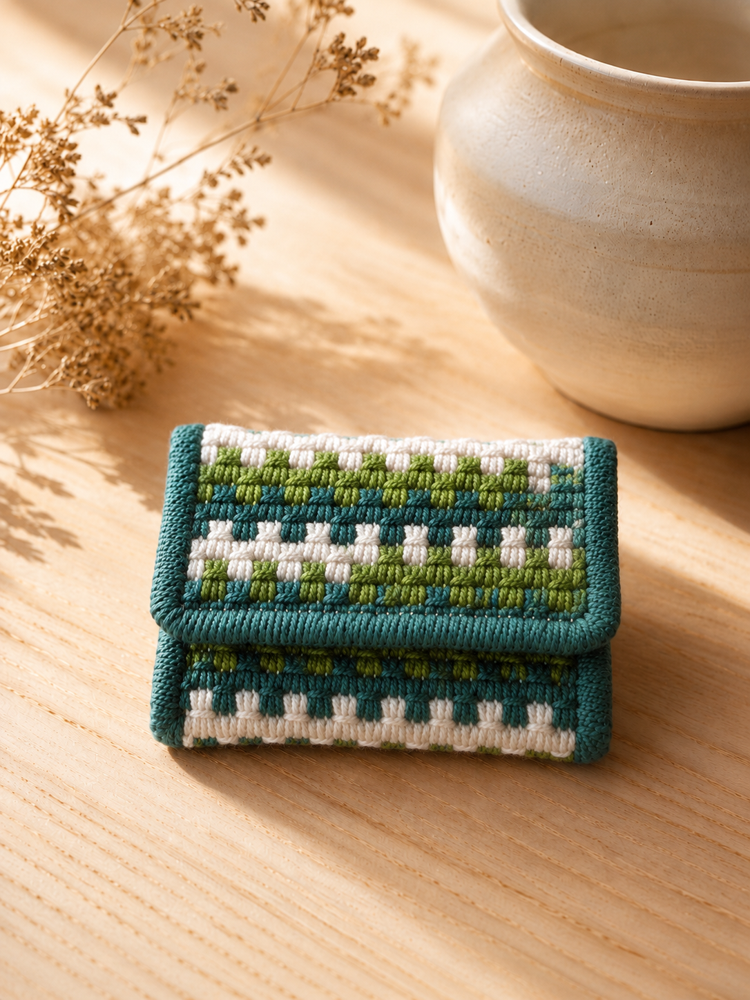 Canvas embroidery kit - Moña Envelope Pouch